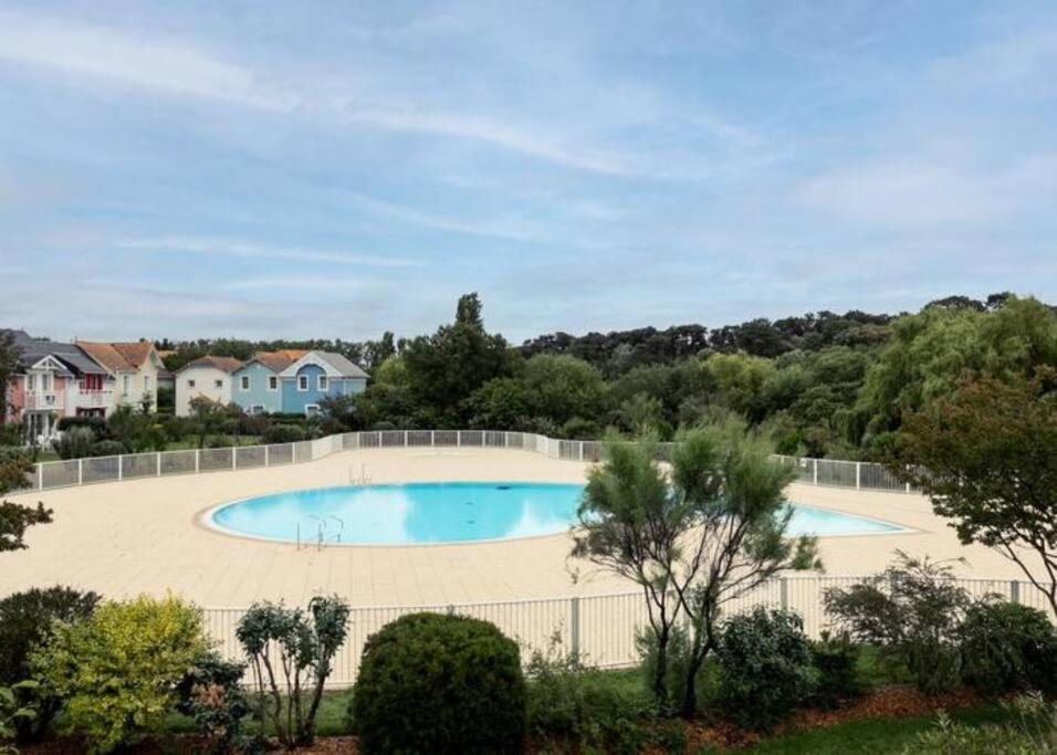 Charmante Maison De Vacances Avec Acces Piscine Talmont-Saint-Hilaire Buitenkant foto